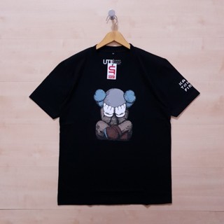 เสื้อยืด UNIQLO X KAWS TOKYO สีดํา