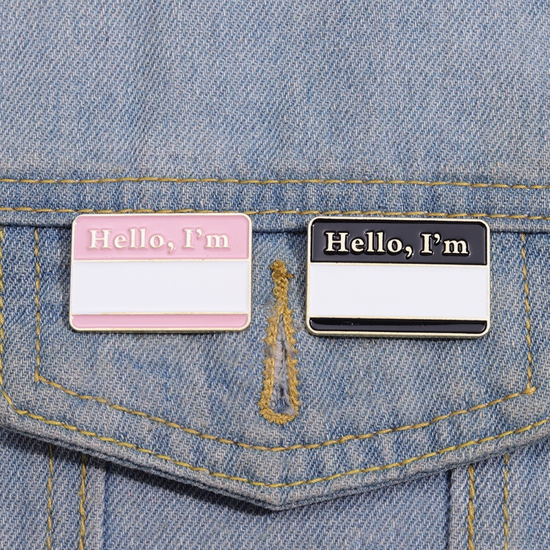 เข็มกลัดโลหะ ทรงสี่เหลี่ยม ลายข้อความ Hello I'm Text เรียบง่าย สร้างสรรค์ ของขวัญ อุปกรณ์เสริม สําหรับติดเสื้อผ้า
