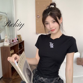 Rekiy ใหม่ เสื้อยืดลําลอง แขนสั้น ปักลายตัวอักษร ติดกระดุมด้านข้าง สีพื้น สําหรับสตรี 2023