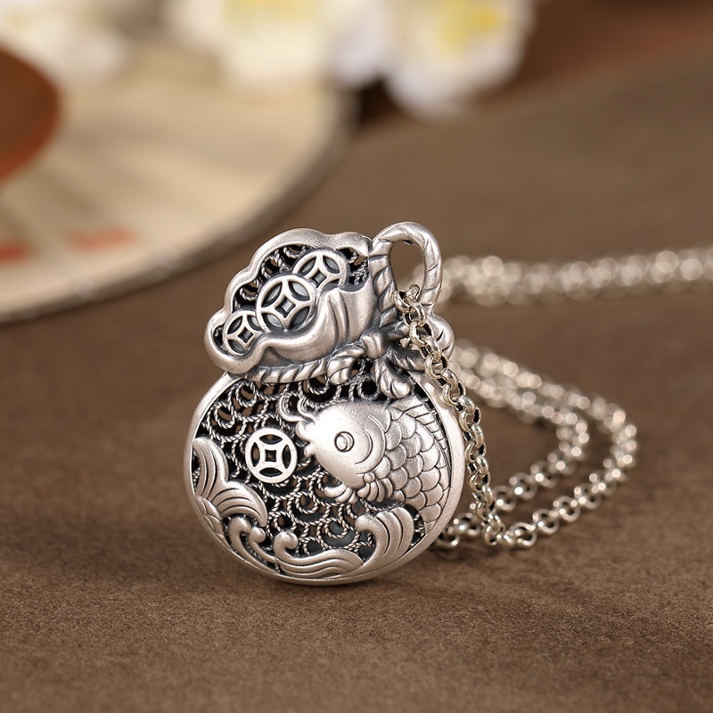 สร้อยคอ Retro Thai Silver Koi Fish Pendant Girls Necklace Matte Lucky Bag Pendant Coin Sweater Chain