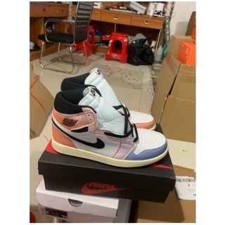 Air Jordan 1 Retro High OG “Skyline” Vivid Orange/Black-Iced Lilac-True Blue-Sail รองเท้าบาสเก็ตบอล