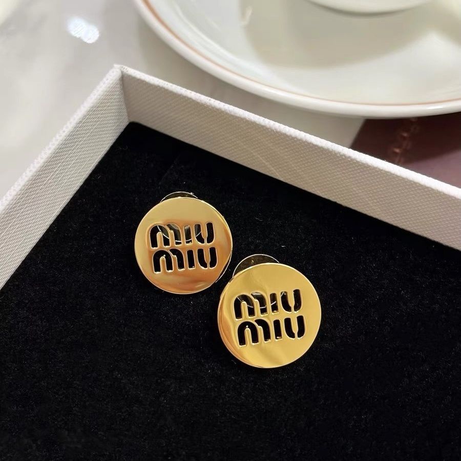 MiuMiu Glazed Surface Ear Stud Golden Hollow Letter Circle น่ารักต่างหูต่างหู