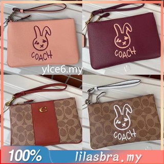 Coach CF189 CF938 CF939 กระเป๋าสตางค์ ผู้หญิง กระเป๋าคลัทช์ กระเป๋าสตางค์แบบมีซิป สายรัดข้อมือที่ถอดออกได้ 189 939 939