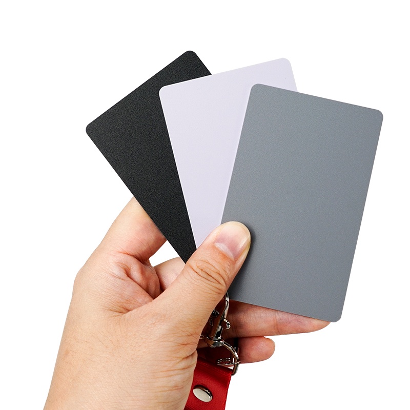 ของขวัญฟรีคุณภาพสูงสีเทา Crad White Balance Card 18% เพิ่มแสง 3 ใน 1 Custom Calibration Camemra Colour