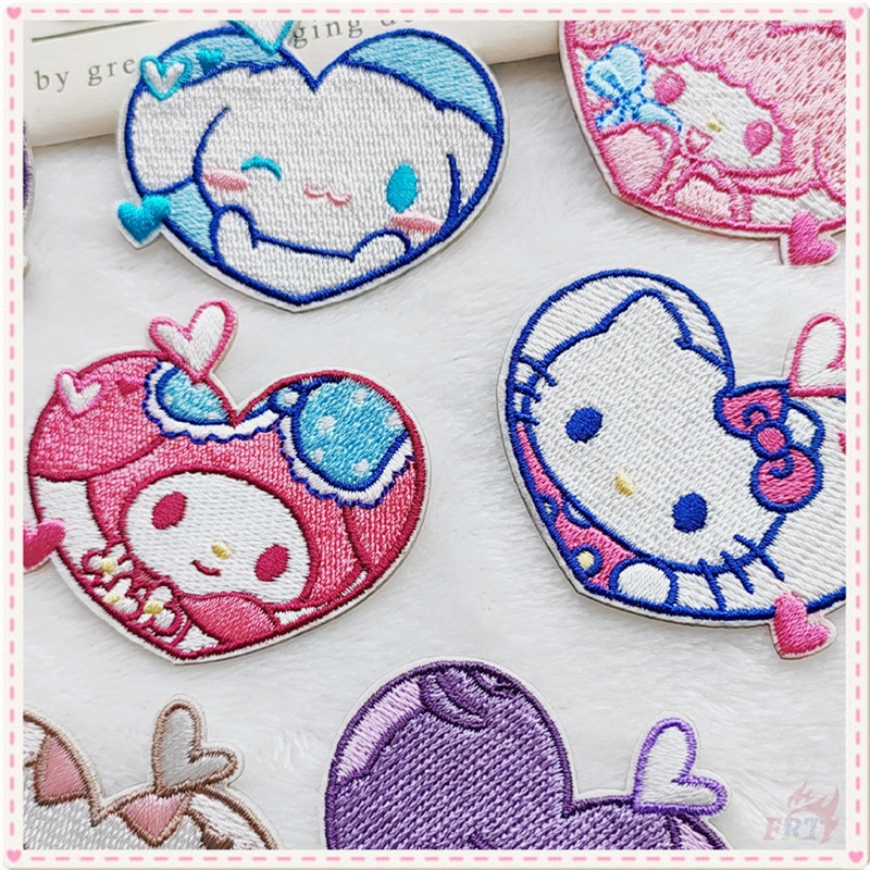 ☸ แผ่นสติกเกอร์ ลาย Hello Kitty Cinnamoroll Melody Kuromi Pom Pom Purin Pochacco มีกาวในตัว สําหรับติดตกแต่ง ☸ แผ่นแพทช์รีดติดเสื้อ สําหรับตกแต่งเสื้อผ้า กระเป๋า DIY 1 ชิ้น