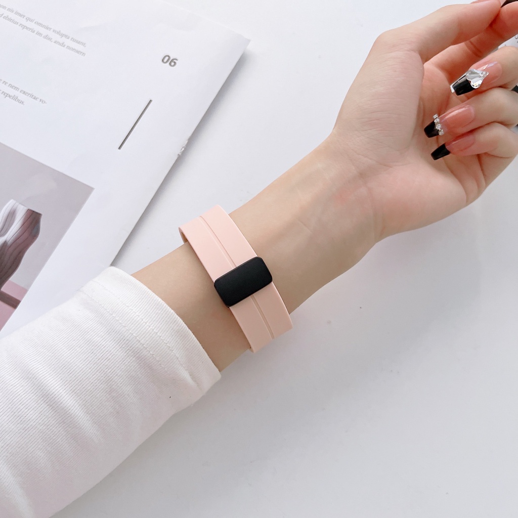 สายนาฬิกาข้อมือซิลิโคน แบบแม่เหล็ก สําหรับ Garmin Venu 2 Plus Garmin Venu Sq 2