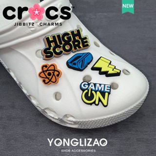 Jibbitz Crocs charms หัวเข็มขัดรองเท้า อุปกรณ์เสริมรองเท้า Super Player Series รูปแบบใหม่ Crocs รูรองเท้าดอกไม้ DIY หัวเข็มขัดตกแต่ง