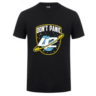 Camiseta เสื้อยืดแฟชั่น พิมพ์ลาย dont panic sci-fi 42 Hitchhiker Guide To The Galaxy สไตล์เรโทร สําหรับผู้ชาย 2022