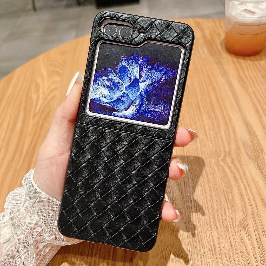 รูปแบบถักหรูหราพับกลับเคสโทรศัพท์สําหรับ Samsung Galaxy Z Flip 3 4 5 6 5G ปลอกสําหรับ Z Flip6 แฟชั่นกันกระแทกฝาครอบป้องกัน