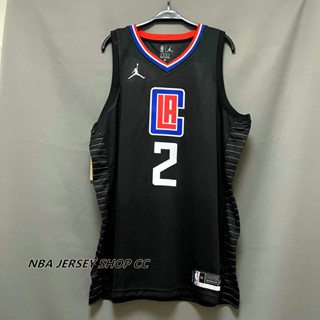 【คุณภาพสูง】ใหม่ ของแท้ ปัตตาเลี่ยน NBA Los Angeles สําหรับผู้ชาย #2 เสื้อกีฬาแขนสั้น ลายทีม Kawhi Leonard Black Statement 2020-21 Jersey Swingman