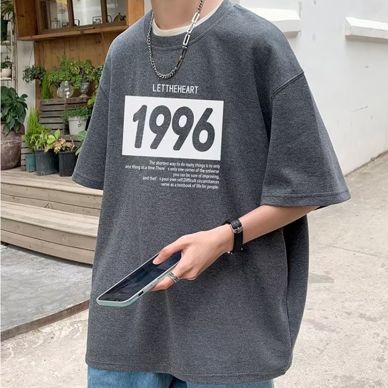 2023 รายการใหม่Men TShirt ขนาดใหญ่ตัวอักษร 1996 พิมพ์เสื้อแขนสั้นเสื้อยืดท็อปส์อินเทรนด์เสื้อยืดแฟชั