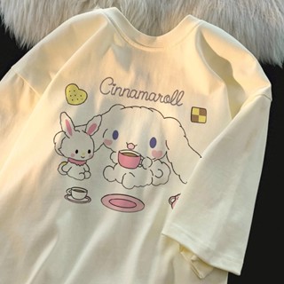 เสื้อยืดคอกลม แขนสั้น พิมพ์ลายการ์ตูนสุนัข Cinnamoroll ทรงหลวม แบบเรียบง่าย สไตล์ฮาราจูกุ สําหรับผู้หญิง