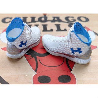 [พร้อมส่ง] โมเดลรองเท้าบาสเก็ตบอล DH1/6 NBA Star Curry รุ่น 1