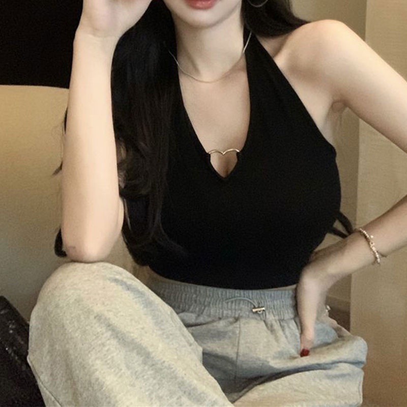เสื้อครอปสั้นคล้องคอเเขนกุด