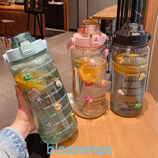 Blossomea ขวดน้ํา ปลอดสาร BPA ปลอดสารพิษ 2 ลิตร พร้อมหลอดดูด และที่จับ สําหรับออกกําลังกาย