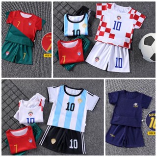 พร้อมส่ง เสื้อกีฬาแขนสั้น ลายทีมฟุตบอล Argentina Portugal ขนาดใหญ่ กลาง เล็ก สองชิ้น 80-160 ซม. สําหรับเด็ก