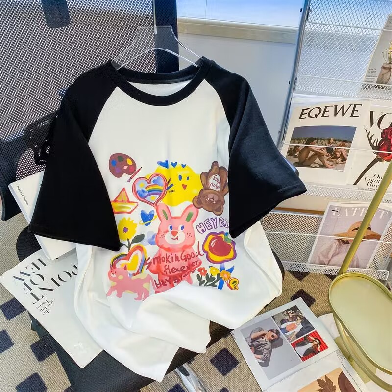 【Polyester】เสื้อยืดคอกลม แขนสั้น พิมพ์ลายการ์ตูน แฟชั่นฤดูร้อน สไตล์เกาหลี สําหรับผู้หญิง