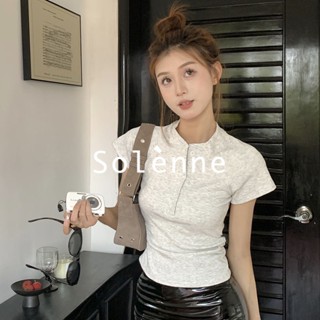 Solenne  เสื้อครอป เสื้อยืดผู้หญิง ครอป baby tee สาวเรโทร 2023 NEW Style High quality ins Chic สบาย A29J1LA 36Z230909