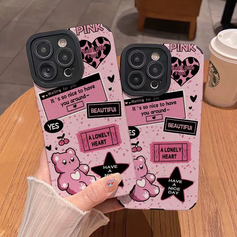 Iphone 11pro Max 14 Promax 15/16Promax/11 12/6/7/8/Plus/X Max Love English Bear Phone lambskin Case รวมทุกอย่าง TPU Drop-Resistant Soft Cover
