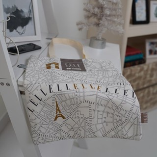 [กทม. 3-5 วัน ส่ง] SB Design Square Elle Decor - กระเป๋าสะพายข้าง รุ่น Ma Cherie ลาย Paris Map (35x40) แบรนด์ ELLE DECOR