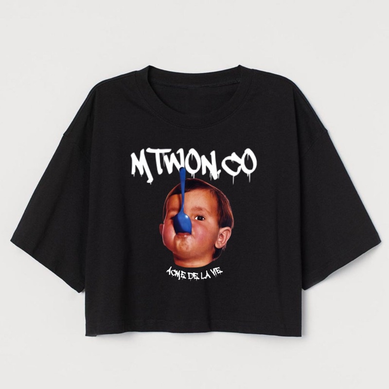 CROP TEE ADLV ACME DE LA VIE MTWON BABY SPOON | เสื้อครอปโอเวอร์ไซส์สีดําสําหรับผู้หญิงพร้อม MOTIF |