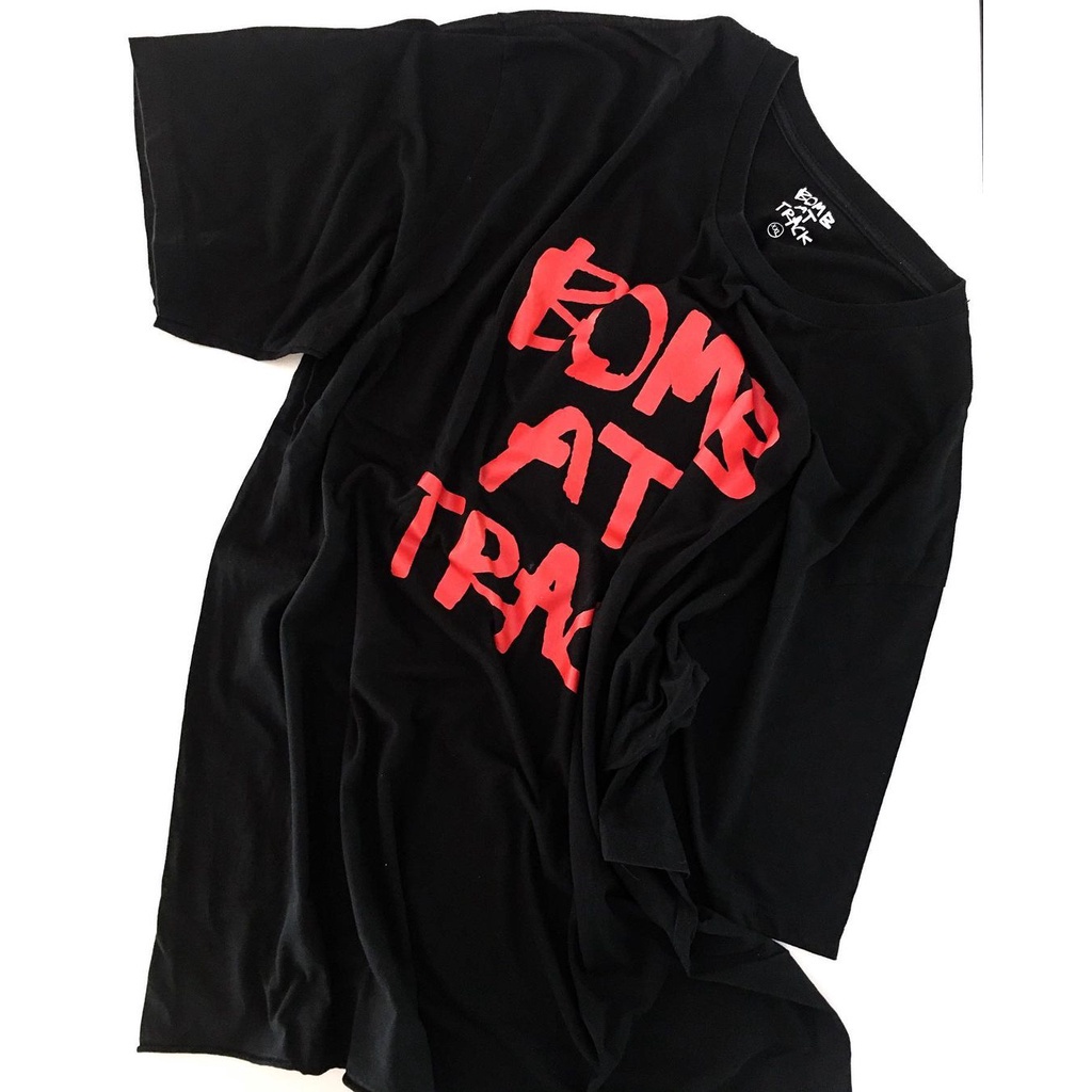 📦 พร้อมส่ง  BOMB AT TRACK การเปิดตัวผลิตภัณฑ์ใหม่ T-shirt