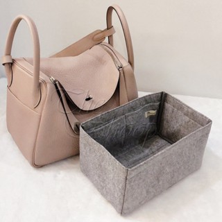 ที่จัดระเบียบกระเป๋า Hermes Lindy 30 มีให้เลือก 3 สี ช่วยแก้ปัญหา หาของสิ่งของในกระเป๋าไม่เจอ ที่สำคัญ!! น้ำหนักเบาจน...