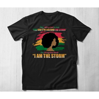 ดูดีนี่ เสื้อยืดลําลอง แขนสั้น พิมพ์ลาย Black Queen Afro Melanin She Whispered I Am The Storm History สําหรับผู้ชาย