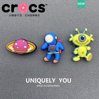 Jibbitz Crocs charms หัวเข็มขัด รูปการ์ตูนนักบินอวกาศ สําหรับตกแต่งรองเท้า Crocs