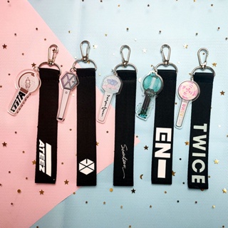 สินค้าใหม่ พร้อมส่ง พวงกุญแจริบบิ้น จี้รูปดาว EXO ENHYPEN สไตล์เกาหลี สําหรับห้อยโทรศัพท์มือถือ