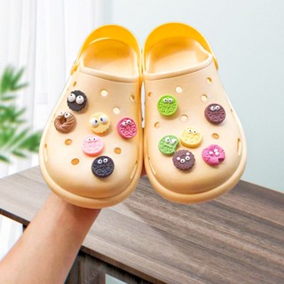 จี้คุกกี้น่ารัก Crocs Jibbitz Charm Chocolate Candy Jibits Chain Biscuit Shoe Charms Pin M &amp; M Beans Jibitz Crocks สําหรับผู้หญิงรองเท้าอุปกรณ์เสริมตกแต่ง