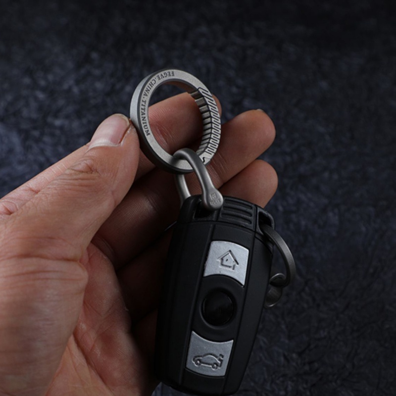 Cnedc 360 ° พวงกุญแจรถยนต์ โลหะผสมไทเทเนียม แบบหมุนได้ แบบเรียบง่าย สไตล์สร้างสรรค์ สําหรับผู้ชาย - รูปที่ 6