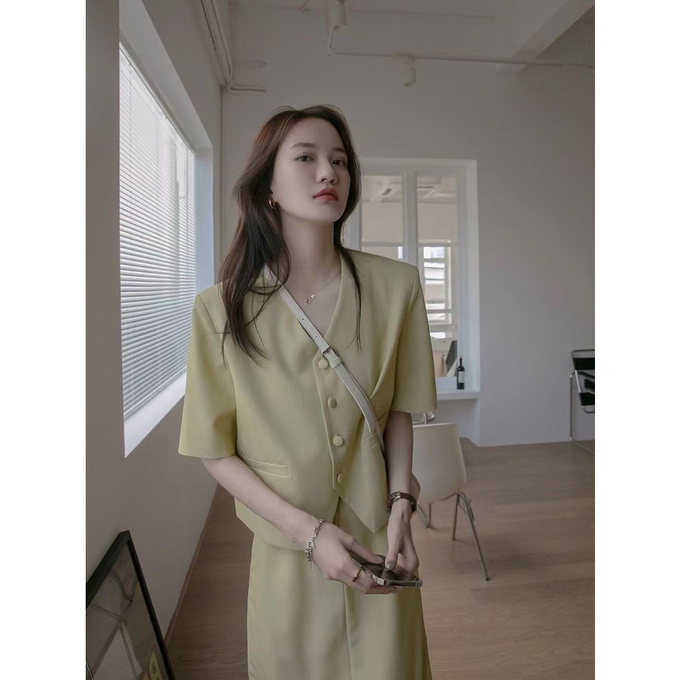 👉คอวี เบลเซอร์แขนสั้น+กระโปรงยาว แฟชั่นย้อนยุค ชุด2ชิ้น สวมใส่สบาย💕S-XL
