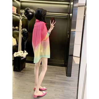 เสื้อเชิ้ตไล่ระดับสีผสมเสื้อผ้ากันแดดผู้หญิงใส่ไปข้างนอกแฟชั่นอินเทรนด์