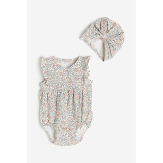 H&amp;M  Girl 2-piece bodysuit and hat set 1190417_1