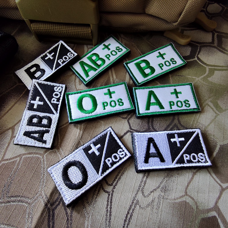 ที่กําหนดเอง เย็บปักถักร้อย A+B+AB+O+POS Blood Group ยุทธวิธี Morale Chapter 3D Velcro Patch /Badges