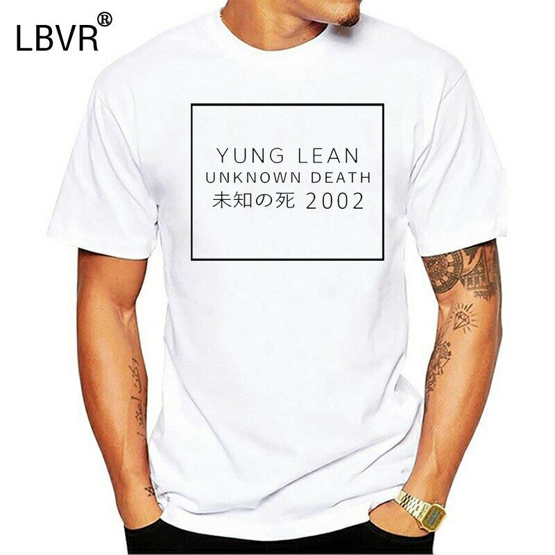 QIคอลูกเรือเสื้อยืด พิมพ์ลาย Yung Lean Unknown Death สไตล์ฮิปฮอป สําหรับผู้ชาย และผู้หญิงS-5XL