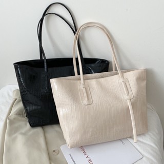 กระเป๋า Tote bag ลายจระเข้ ใบใหญ่ จุได้เยอะ มีซิป มีซับใน หนัง PU