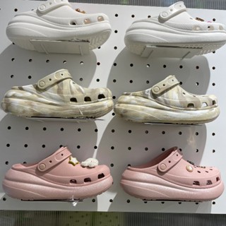 Crocs แท้ Crush Shimmer Clog รองเท้าใส่ไปทะเล รองเท้าแตะส้นหนา สีชมพู แวววาว สําหรับผู้หญิง#208591