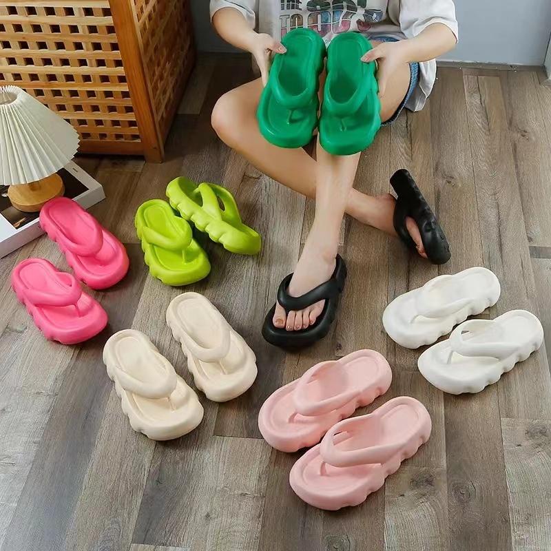 Cniนิวคอเล็คชั้น แม๊ททุกชุด รองเท้าแบบคีบสไตส์เกาหลี  EVA รองเท้าพื้นนุ่มน้ำหนักเบา ใส่สบายไม่ปวดเท้