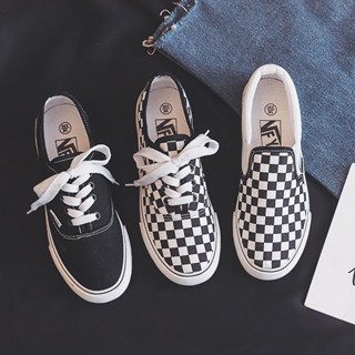 Cool👟 Vans รองเท้าผ้าใบสลิปออน ลายตารางหมากรุกสีดำมีสไตล์ Y-075