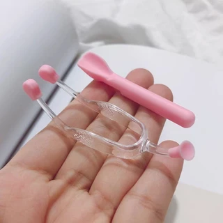 ผู้ใส่คอนแทคเลนส์ กล่องคอนแทคเลนส์ Contact Lens Wearer