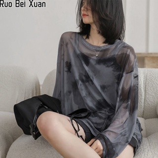 RUO BEI XUAN  ใหม่ของผู้หญิงหลวมเวอร์ชั่นเกาหลีมัดย้อมไมโครตาข่ายแขนยาวเสื้อยืดสไตล์ต่างประเทศครีมกันแดดบางด้านบน