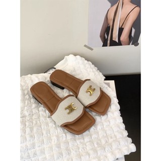 🧁Soft sandals รองเท้าแตะแฟชั่น หัวเหลี่ยม รองเท้าผู้หญิง รองเท้าแตะสวมสายนุ่ม ทรงสวยสีสวยมีกันลื่น แฟชั่นฤดูร้อน