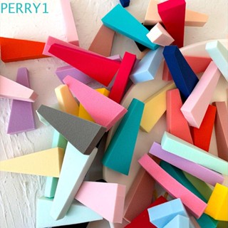 Perry พัฟฟองน้ําแต่งหน้า ทรงสามเหลี่ยม นิ่มมาก พกพาง่าย แห้ง และเปียก สําหรับเกลี่ยแป้ง รองพื้น เครื่องสําอางผู้หญิง 50 ชิ้น