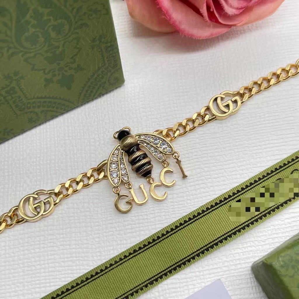 พร้อมกล่อง ร้านค้าจากต่างประเทศ GG สร้อยข้อมือหรูหรา/สร้อยข้อมือคลาสสิก Golden Bee/สร้อยข้อมือเหล็กไทเทเนียมไม่จางหาย / 04213 ราคา ถูกที่สุด ดีลบีเคเค แกลเลอรีภาพที่ 4