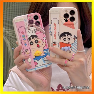 เคสโทรศัพท์มือถือ ซิลิโคน กันกระแทก ลายการ์ตูนชินจัง พร้อมสายรัดข้อมือ สําหรับ Iphone 14promax 13PRO 11 12