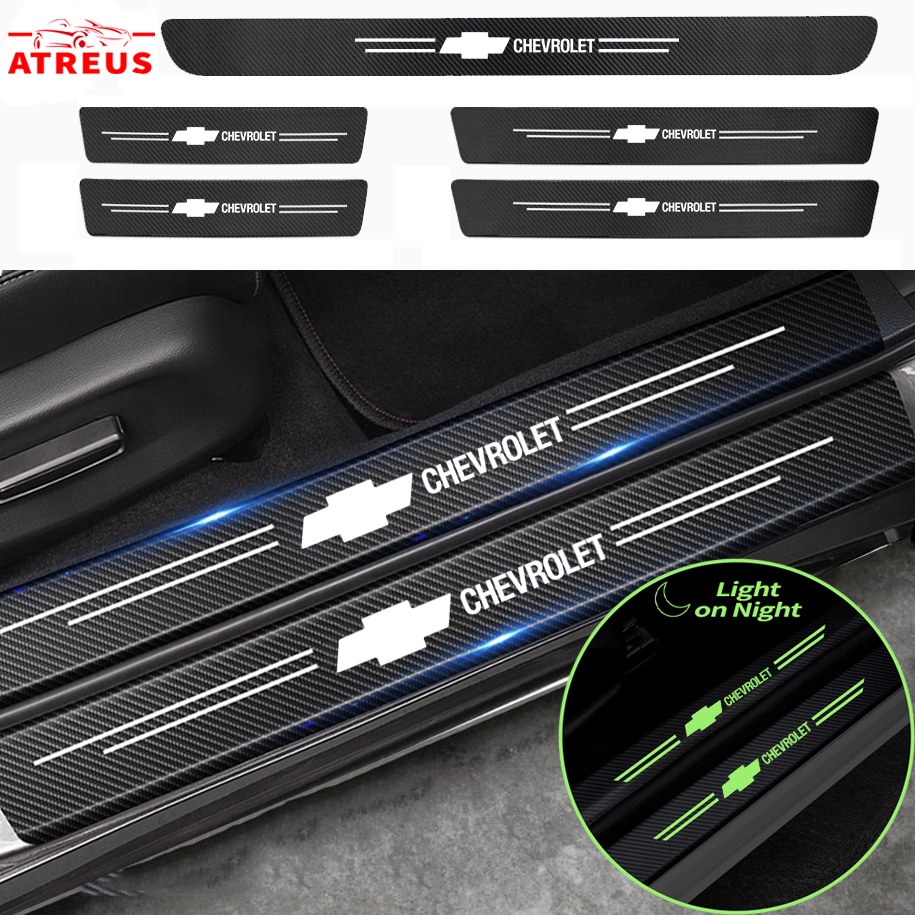 Chevrolet สติกเกอร์คาร์บอนไฟเบอร์เรืองแสง ป้องกันรอยขีดข่วน สำหรับติดประตูรถยนต์ Threshold stickers to prevent trampling Chevrolet Cruze Sonic Captiva Trailblazer Colorado