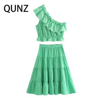 Qunz Jacquard เสื้อกั๊ก เปิดไหล่เฉียง + กระโปรงยาวครึ่งหนึ่ง 4539