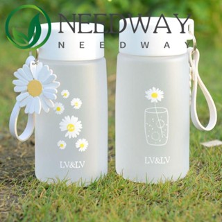 Needway ขวดน้ําพลาสติก ลายดอกเดซี่ ขนาดเล็ก 500 มล. พร้อมเชือก แบบพกพา